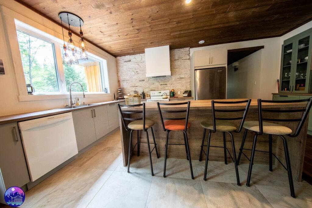Chalet Deschamps- Spa- Chien Accepte- Nature- Estrie Mansonville Buitenkant foto