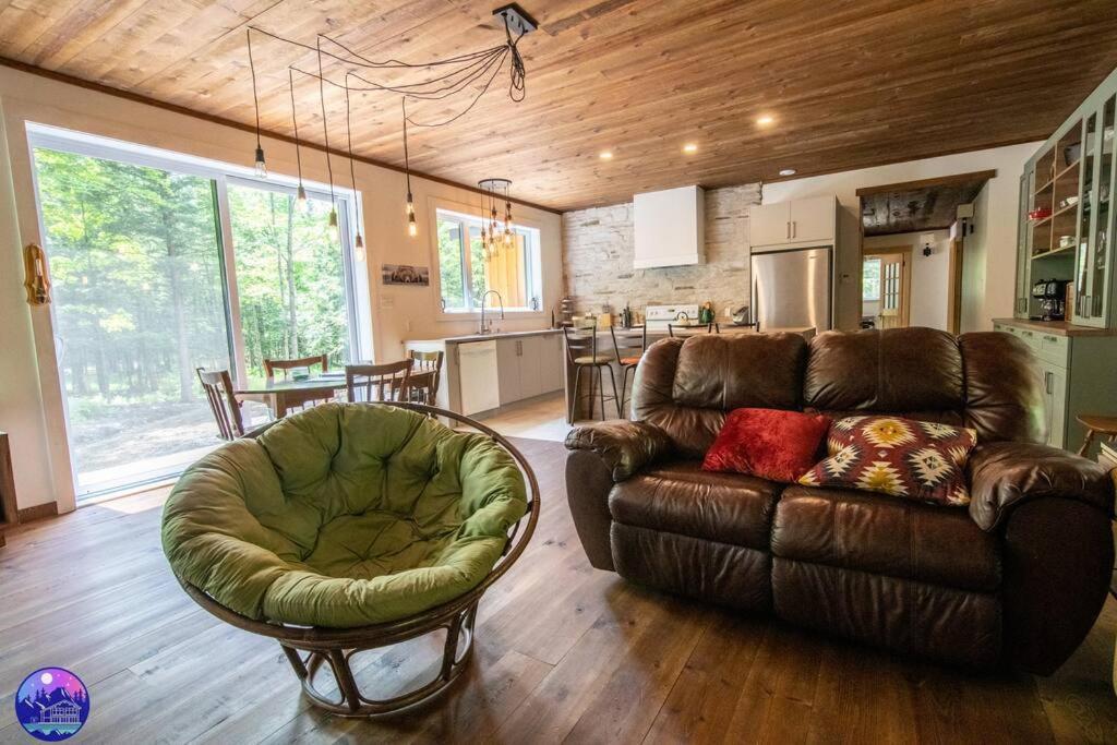 Chalet Deschamps- Spa- Chien Accepte- Nature- Estrie Mansonville Buitenkant foto